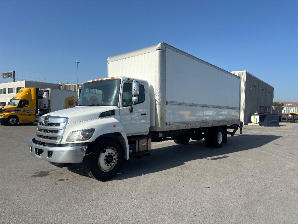 Medium Duty Box Truck-Light and Medium Duty Trucks-Hino-2020-338-Mississauga-ON-326,887\n\t\tkm-$ 56,500 - Image 3