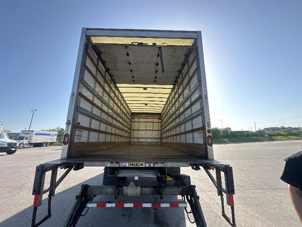 Medium Duty Box Truck-Light and Medium Duty Trucks-Hino-2020-338-Mississauga-ON-326,887\n\t\tkm-$ 56,500 - Image 8