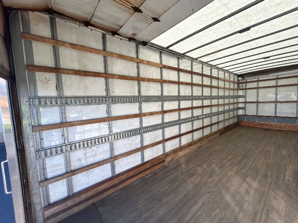 Medium Duty Box Truck-Light and Medium Duty Trucks-Hino-2020-338-Montgomery-NY-175,443\n\t\tmiles-$ 40,500 - Image 11