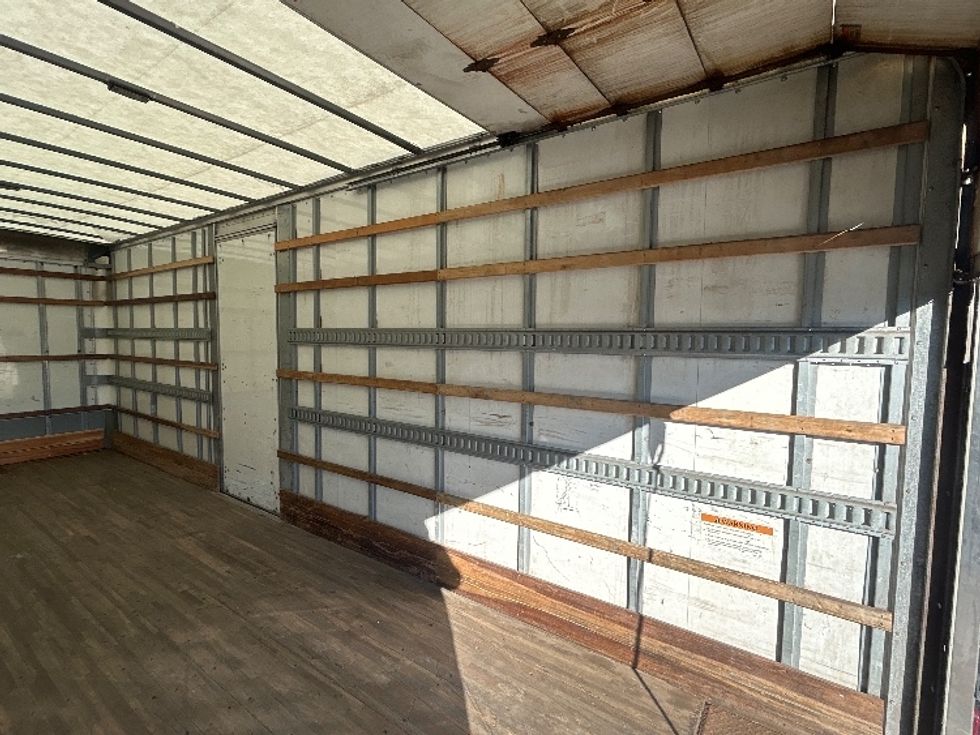 Medium Duty Box Truck-Light and Medium Duty Trucks-Hino-2020-338-Montgomery-NY-175,443\n\t\tmiles-$ 40,500 - Image 12