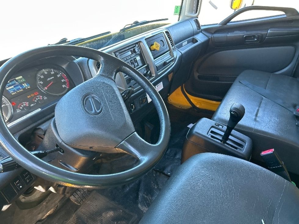 Medium Duty Box Truck-Light and Medium Duty Trucks-Hino-2020-338-Montgomery-NY-175,443\n\t\tmiles-$ 40,500 - Image 17