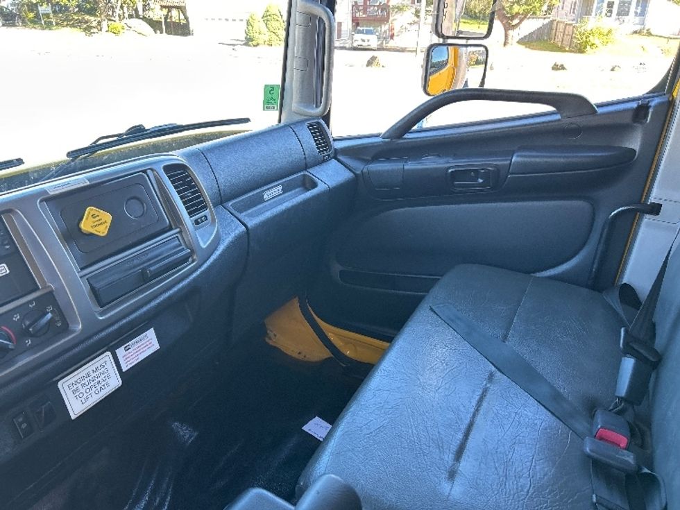 Medium Duty Box Truck-Light and Medium Duty Trucks-Hino-2020-338-Montgomery-NY-175,443\n\t\tmiles-$ 40,500 - Image 19