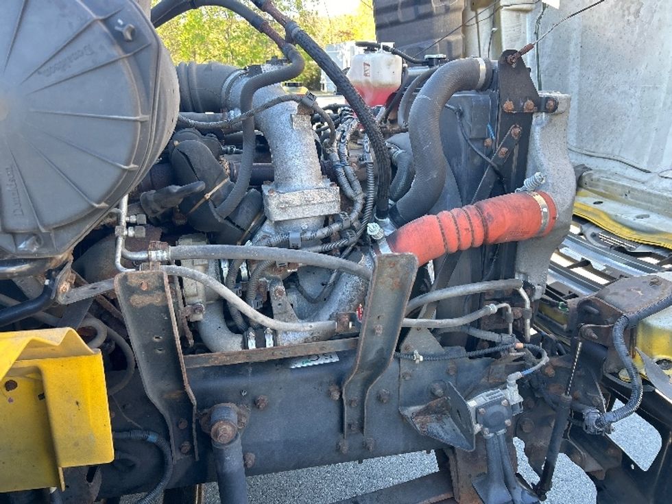 Medium Duty Box Truck-Light and Medium Duty Trucks-Hino-2020-338-Montgomery-NY-175,443\n\t\tmiles-$ 40,500 - Image 23