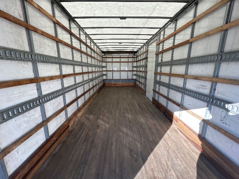 Medium Duty Box Truck-Light and Medium Duty Trucks-Hino-2020-338-Montgomery-NY-175,443\n\t\tmiles-$ 40,500 - Image 8