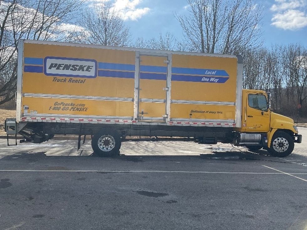 Medium Duty Box Truck-Light and Medium Duty Trucks-Hino-2020-338-Norton-MA-168,713\n\t\tmiles-$ 41,250 - Image 15