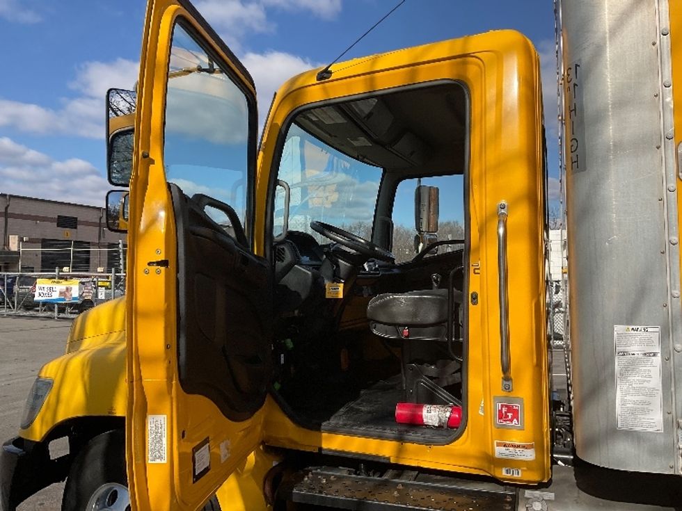 Medium Duty Box Truck-Light and Medium Duty Trucks-Hino-2020-338-Norton-MA-168,713\n\t\tmiles-$ 41,250 - Image 16