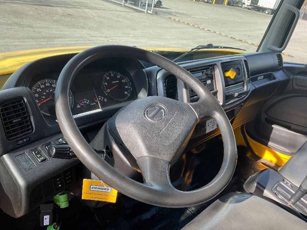 Medium Duty Box Truck-Light and Medium Duty Trucks-Hino-2020-338-Norton-MA-168,713\n\t\tmiles-$ 41,250 - Image 17