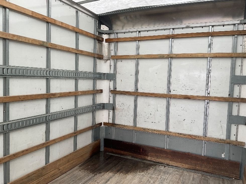 Medium Duty Box Truck-Light and Medium Duty Trucks-Hino-2020-338-Norton-MA-168,713\n\t\tmiles-$ 41,250 - Image 26