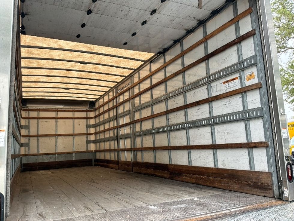 Medium Duty Box Truck-Light and Medium Duty Trucks-Hino-2020-338-Pensacola-FL-191,455\n\t\tmiles-$ 34,750 - Image 12