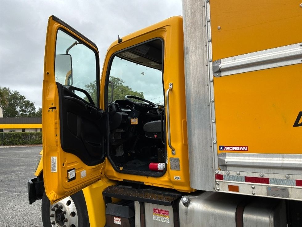 Medium Duty Box Truck-Light and Medium Duty Trucks-Hino-2020-338-Pensacola-FL-191,455\n\t\tmiles-$ 34,750 - Image 16