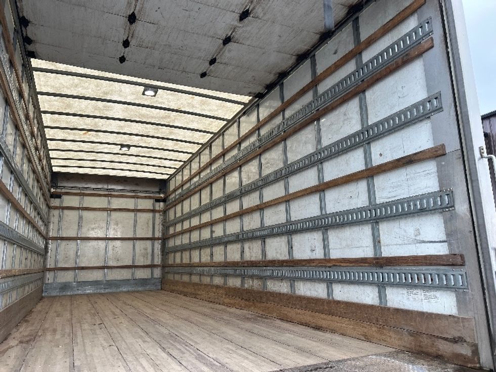Medium Duty Box Truck-Light and Medium Duty Trucks-Hino-2020-338-Rocky View County-AB-305,013\n\t\tkm-$ 56,750 - Image 12