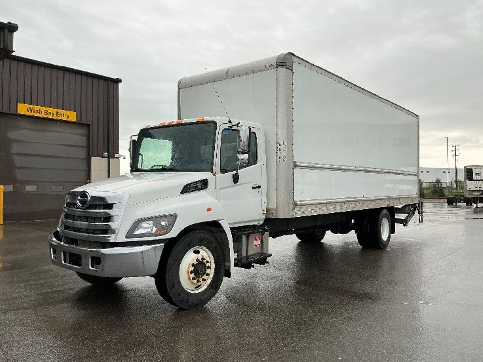 Medium Duty Box Truck-Light and Medium Duty Trucks-Hino-2020-338-Rocky View County-AB-305,013\n\t\tkm-$ 56,750 - Image 3