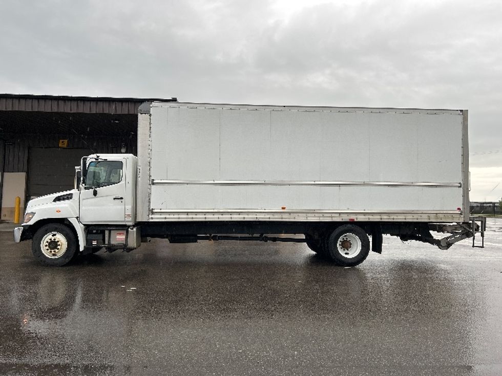 Medium Duty Box Truck-Light and Medium Duty Trucks-Hino-2020-338-Rocky View County-AB-305,013\n\t\tkm-$ 56,750 - Image 4