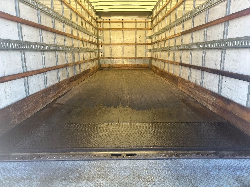 Medium Duty Box Truck-Light and Medium Duty Trucks-Hino-2020-338-Roseville-MN-151,689\n\t\tmiles-$ 47,000 - Image 10