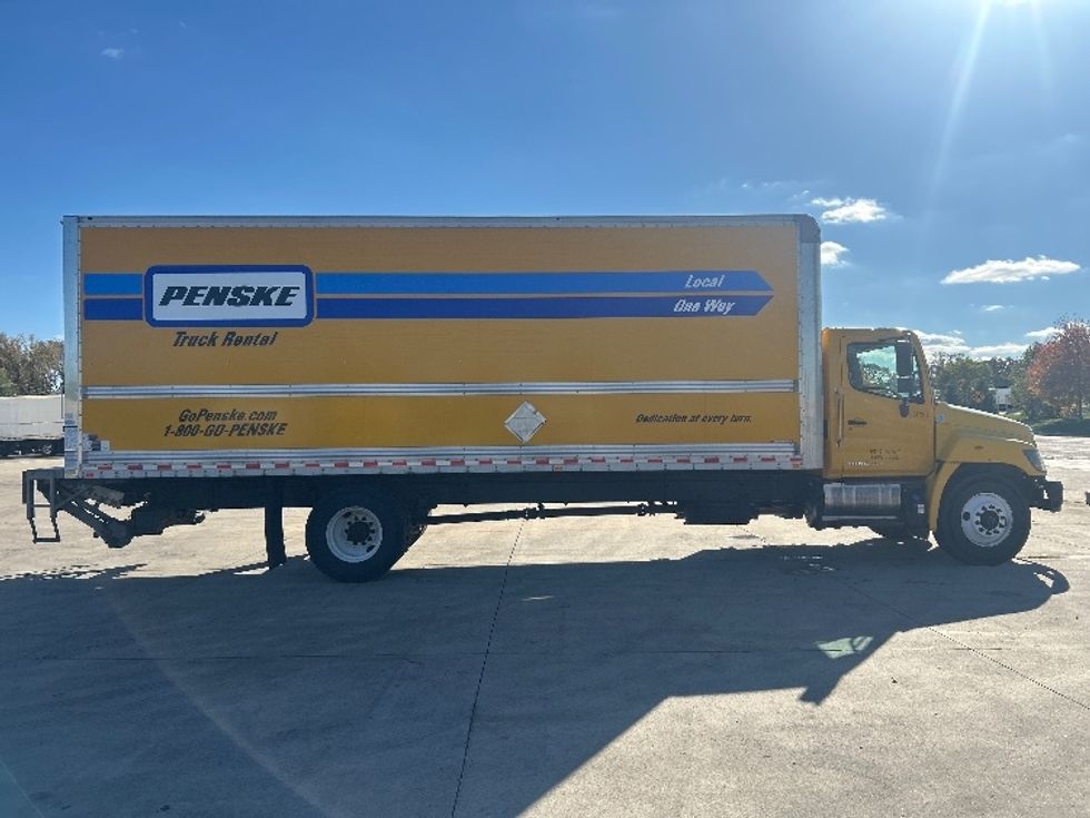 Medium Duty Box Truck-Light and Medium Duty Trucks-Hino-2020-338-Roseville-MN-151,689\n\t\tmiles-$ 47,000 - Image 15