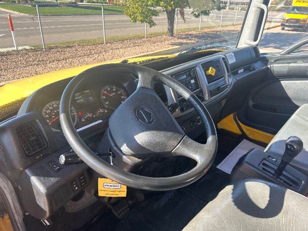 Medium Duty Box Truck-Light and Medium Duty Trucks-Hino-2020-338-Roseville-MN-151,689\n\t\tmiles-$ 47,000 - Image 17