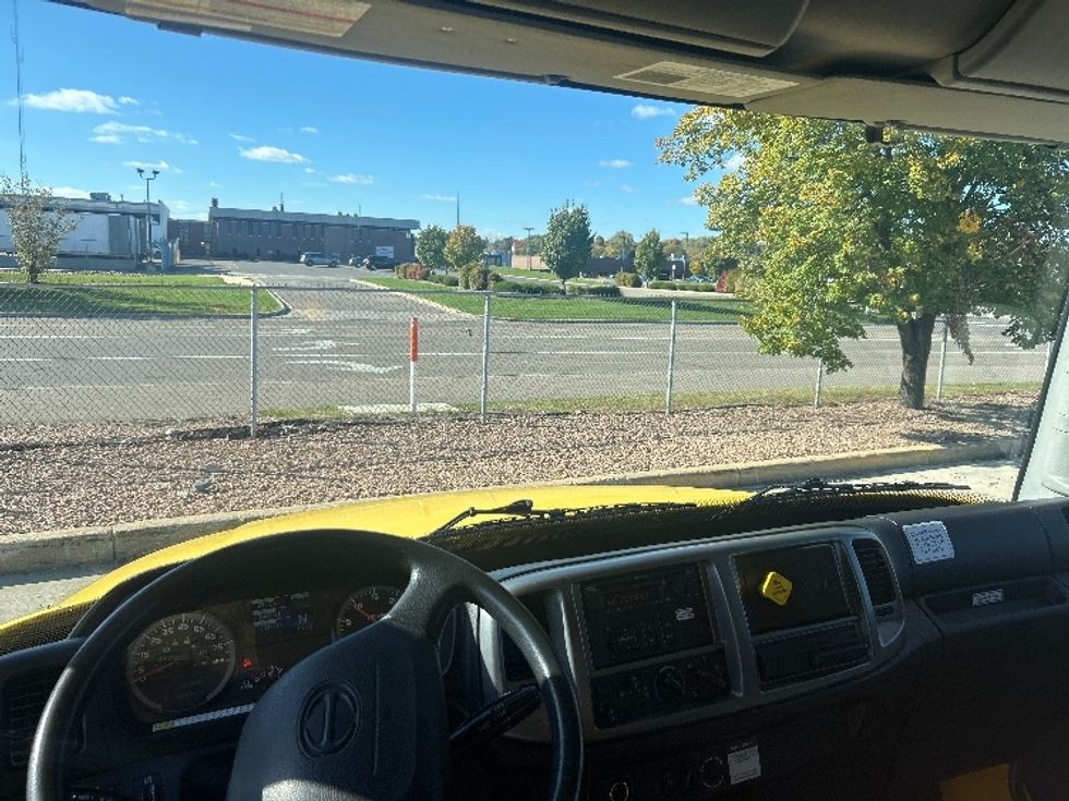 Medium Duty Box Truck-Light and Medium Duty Trucks-Hino-2020-338-Roseville-MN-151,689\n\t\tmiles-$ 47,000 - Image 18