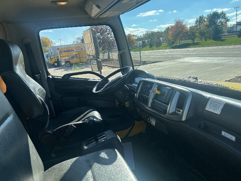 Medium Duty Box Truck-Light and Medium Duty Trucks-Hino-2020-338-Roseville-MN-151,689\n\t\tmiles-$ 47,000 - Image 22