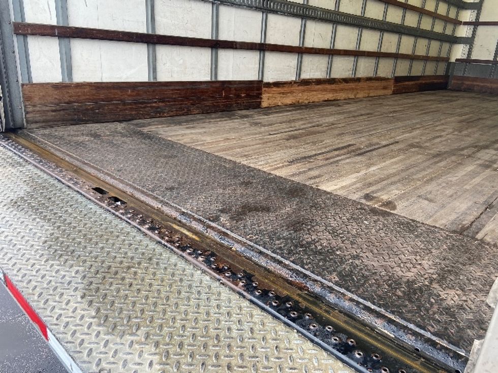 Medium Duty Box Truck-Light and Medium Duty Trucks-Hino-2020-338-San Antonio-TX-214,589\n\t\tmiles-$ 36,250 - Image 10