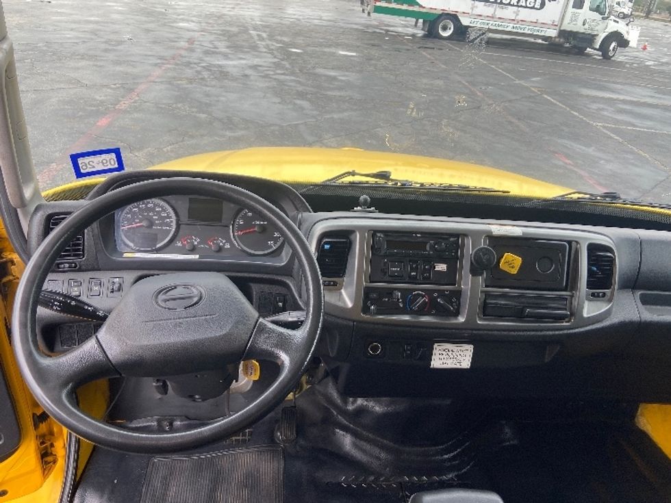 Medium Duty Box Truck-Light and Medium Duty Trucks-Hino-2020-338-San Antonio-TX-214,589\n\t\tmiles-$ 36,250 - Image 18