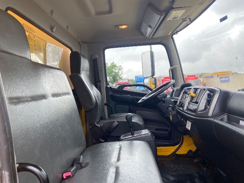Medium Duty Box Truck-Light and Medium Duty Trucks-Hino-2020-338-San Antonio-TX-214,589\n\t\tmiles-$ 36,250 - Image 22