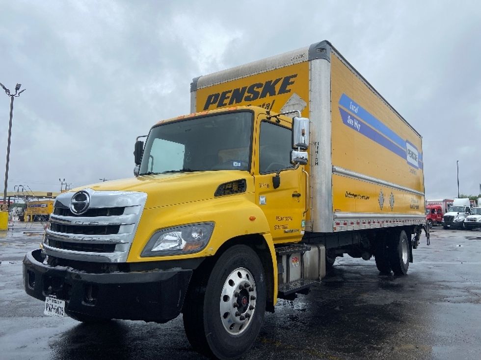 Medium Duty Box Truck-Light and Medium Duty Trucks-Hino-2020-338-San Antonio-TX-214,589\n\t\tmiles-$ 36,250 - Image 3