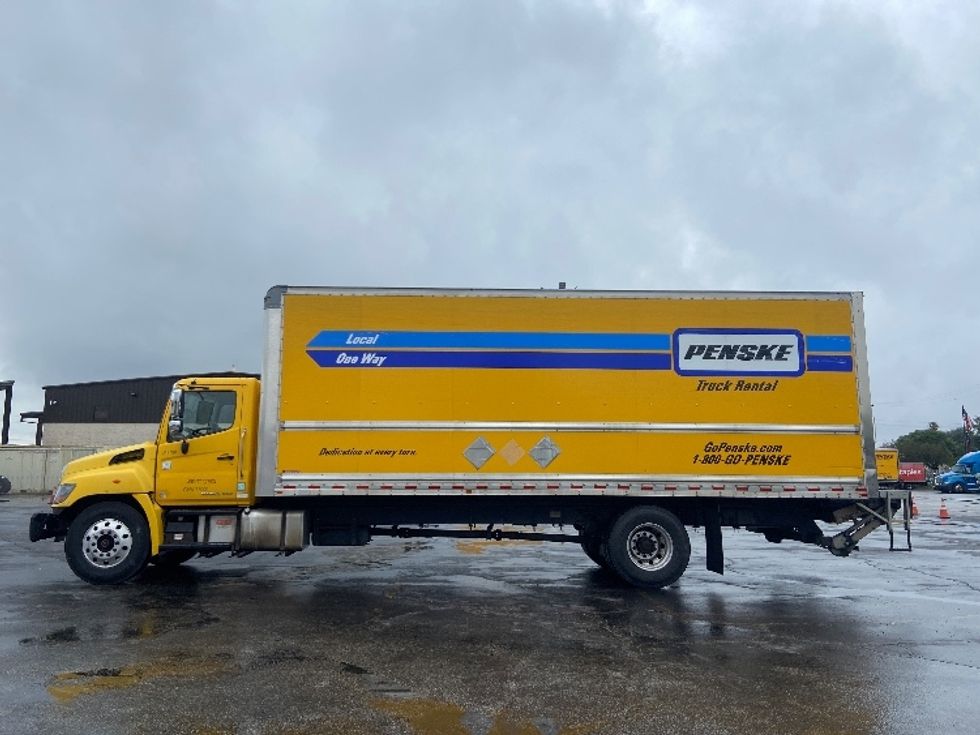 Medium Duty Box Truck-Light and Medium Duty Trucks-Hino-2020-338-San Antonio-TX-214,589\n\t\tmiles-$ 36,250 - Image 4