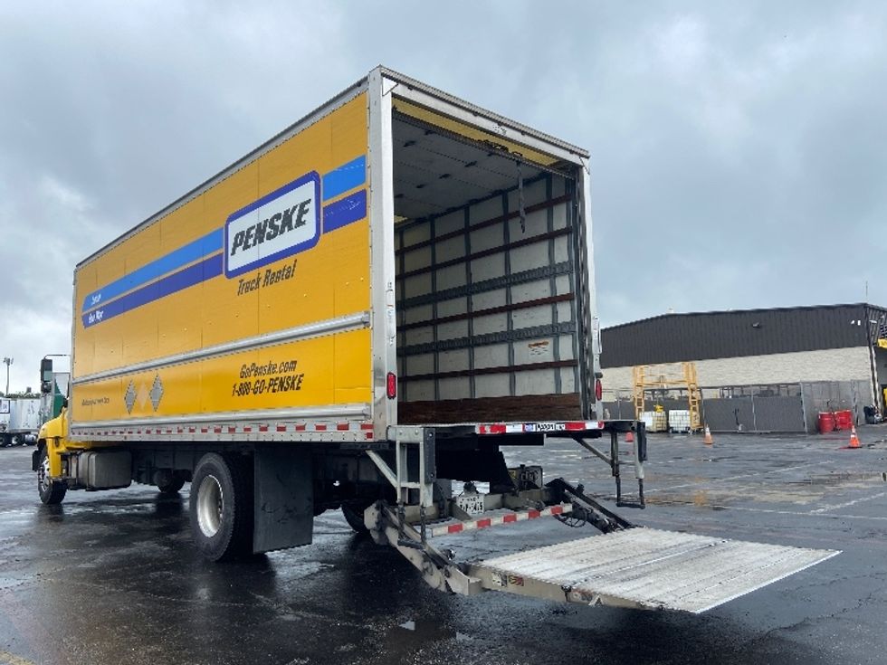 Medium Duty Box Truck-Light and Medium Duty Trucks-Hino-2020-338-San Antonio-TX-214,589\n\t\tmiles-$ 36,250 - Image 9