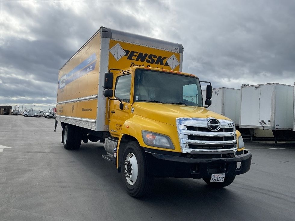 Medium Duty Box Truck-Light and Medium Duty Trucks-Hino-2020-338-Stockton-CA-134,996\n\t\tmiles-$ 56,000 - Image 1