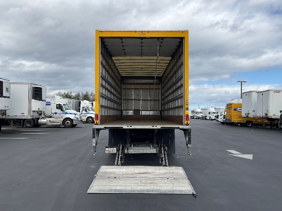 Medium Duty Box Truck-Light and Medium Duty Trucks-Hino-2020-338-Stockton-CA-134,996\n\t\tmiles-$ 56,000 - Image 9