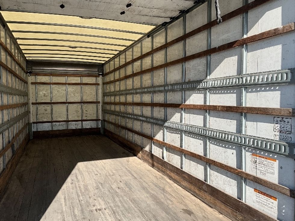 Medium Duty Box Truck-Light and Medium Duty Trucks-Hino-2020-338-Tampa-FL-155,340\n\t\tmiles-$ 49,250 - Image 12