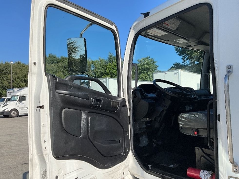 Medium Duty Box Truck-Light and Medium Duty Trucks-Hino-2020-338-Tampa-FL-155,340\n\t\tmiles-$ 49,250 - Image 16