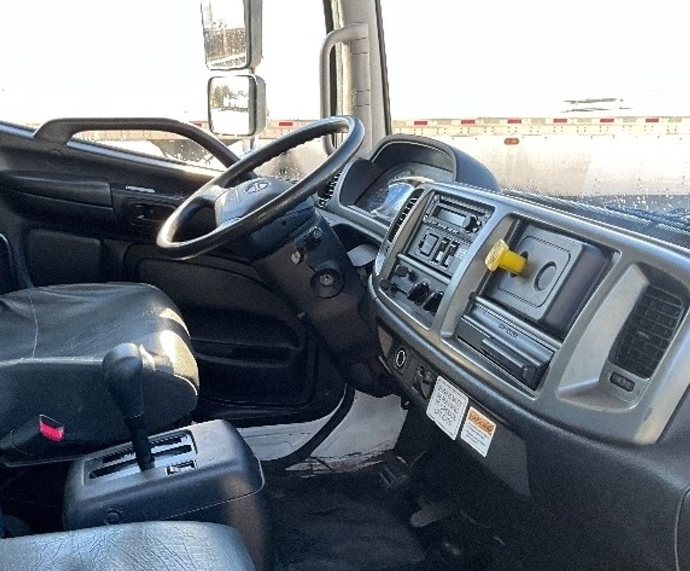 Medium Duty Box Truck-Light and Medium Duty Trucks-Hino-2020-338-Tampa-FL-155,340\n\t\tmiles-$ 49,250 - Image 22