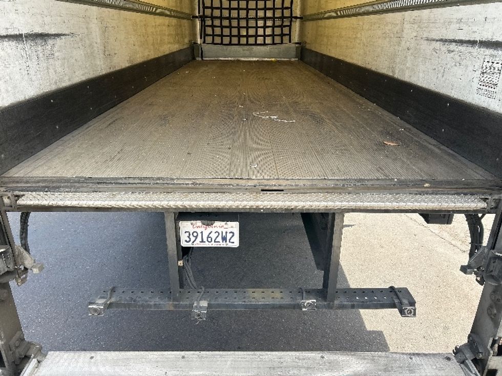 Medium Duty Box Truck-Light and Medium Duty Trucks-Hino-2020-338-Torrance-CA-85,918\n\t\tmiles-$ 52,750 - Image 10