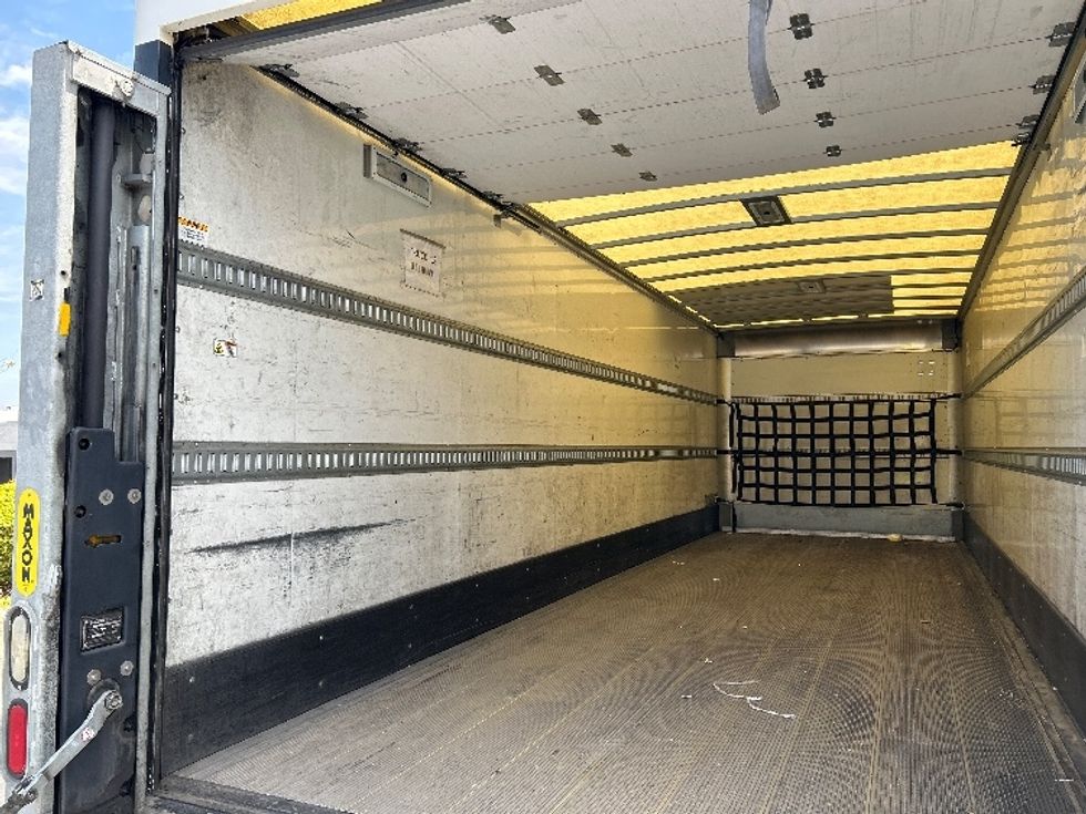 Medium Duty Box Truck-Light and Medium Duty Trucks-Hino-2020-338-Torrance-CA-85,918\n\t\tmiles-$ 52,750 - Image 11