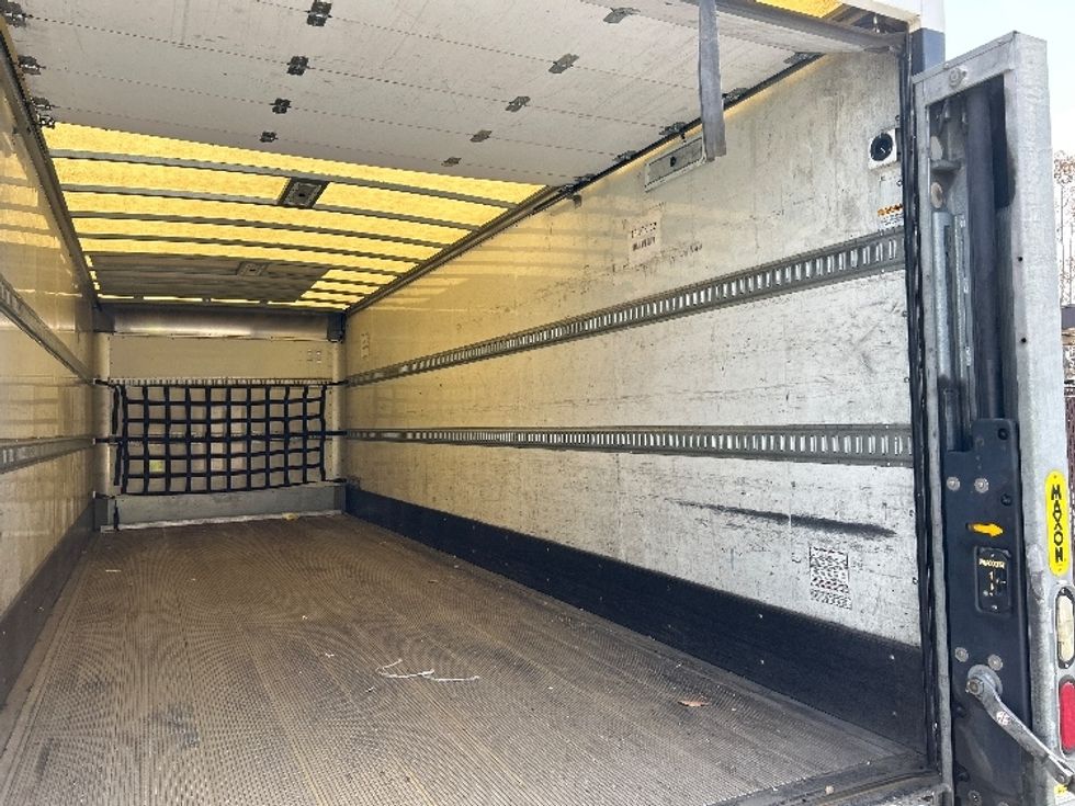 Medium Duty Box Truck-Light and Medium Duty Trucks-Hino-2020-338-Torrance-CA-85,918\n\t\tmiles-$ 52,750 - Image 12