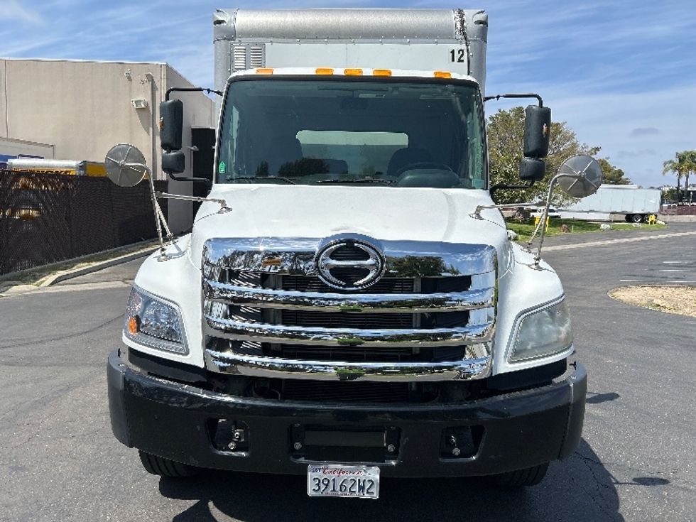 Medium Duty Box Truck-Light and Medium Duty Trucks-Hino-2020-338-Torrance-CA-85,918\n\t\tmiles-$ 52,750 - Image 2
