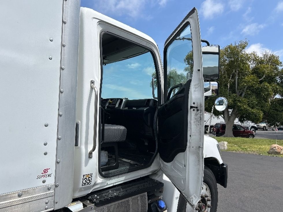 Medium Duty Box Truck-Light and Medium Duty Trucks-Hino-2020-338-Torrance-CA-85,918\n\t\tmiles-$ 52,750 - Image 20