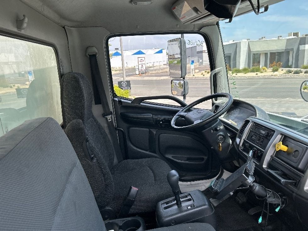 Medium Duty Box Truck-Light and Medium Duty Trucks-Hino-2020-338-Torrance-CA-85,918\n\t\tmiles-$ 52,750 - Image 22