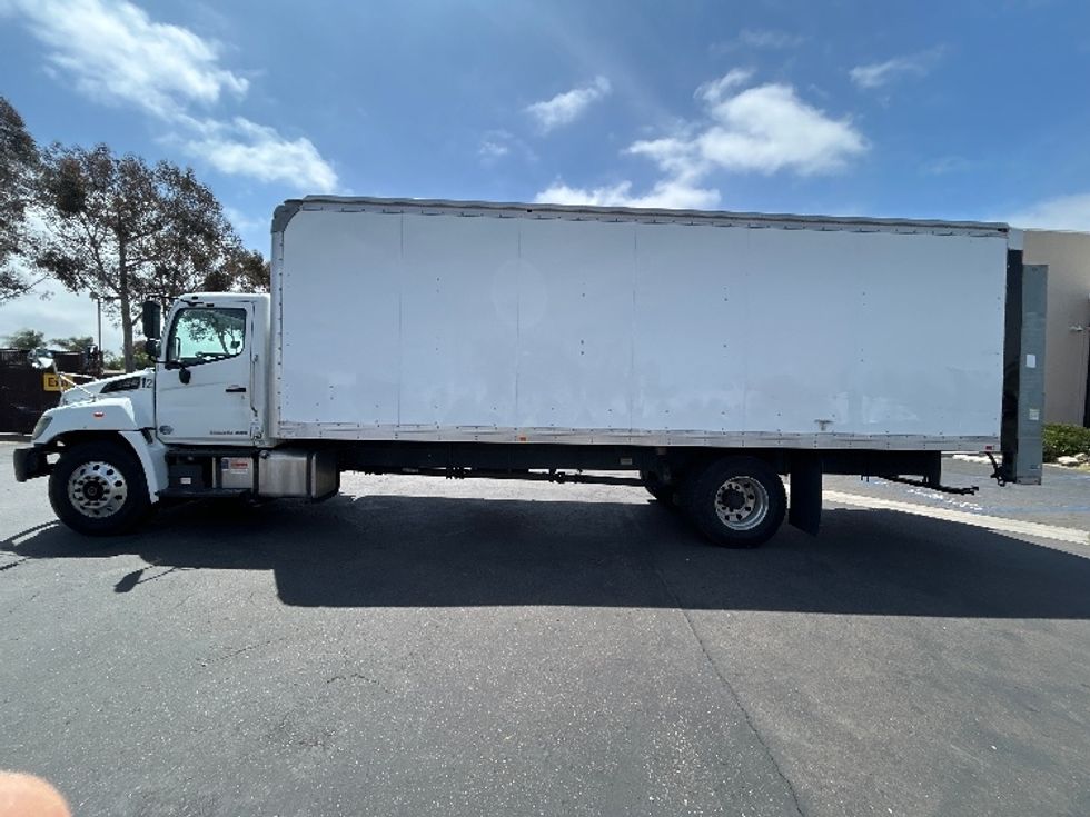 Medium Duty Box Truck-Light and Medium Duty Trucks-Hino-2020-338-Torrance-CA-85,918\n\t\tmiles-$ 52,750 - Image 4
