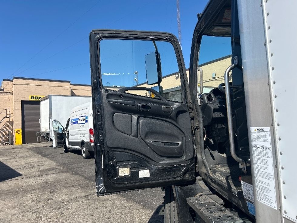 Medium Duty Box Truck-Light and Medium Duty Trucks-Hino-2020-338-West Babylon-NY-196,131\n\t\tmiles-$ 43,750 - Image 16