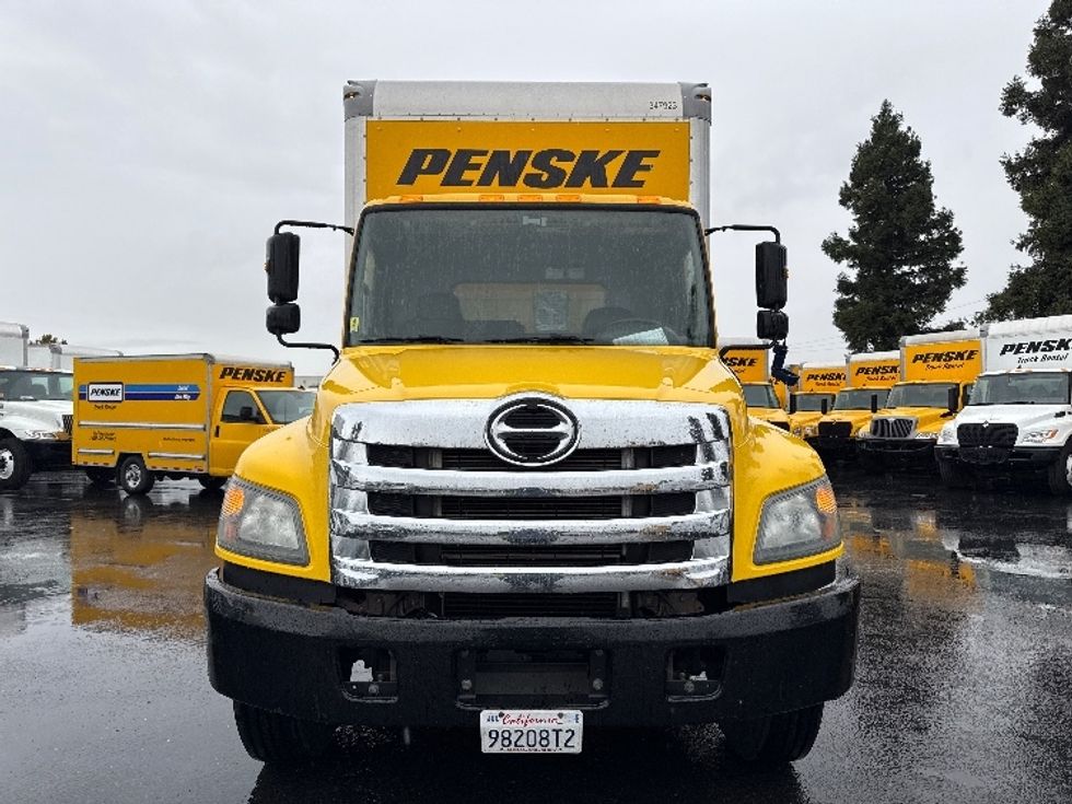 Medium Duty Box Truck-Light and Medium Duty Trucks-Hino-2020-338-West Sacramento-CA-156,569\n\t\tmiles-$ 47,500 - Image 2