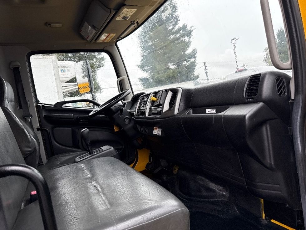 Medium Duty Box Truck-Light and Medium Duty Trucks-Hino-2020-338-West Sacramento-CA-156,569\n\t\tmiles-$ 47,500 - Image 22