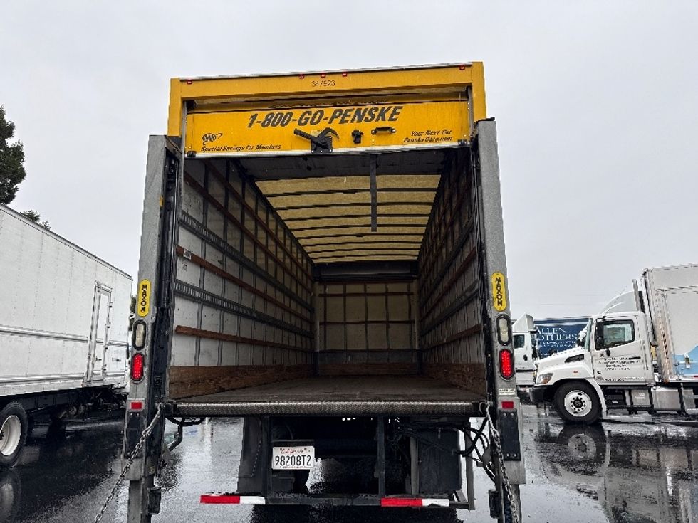 Medium Duty Box Truck-Light and Medium Duty Trucks-Hino-2020-338-West Sacramento-CA-156,569\n\t\tmiles-$ 47,500 - Image 8