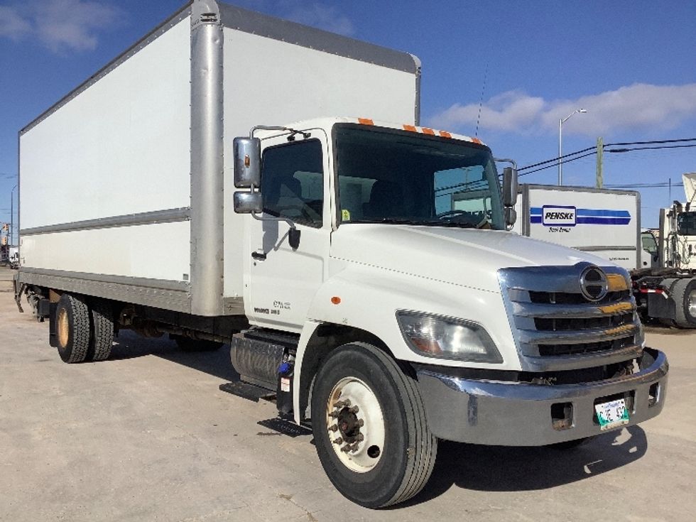 Medium Duty Box Truck-Light and Medium Duty Trucks-Hino-2020-338-Winnipeg-MB-156,786\n\t\tkm-$ 78,500 - Image 1