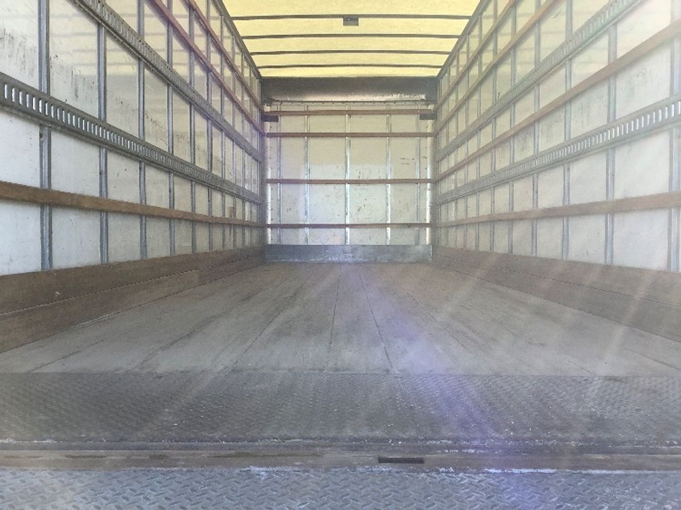 Medium Duty Box Truck-Light and Medium Duty Trucks-Hino-2020-338-Winnipeg-MB-156,786\n\t\tkm-$ 78,500 - Image 10