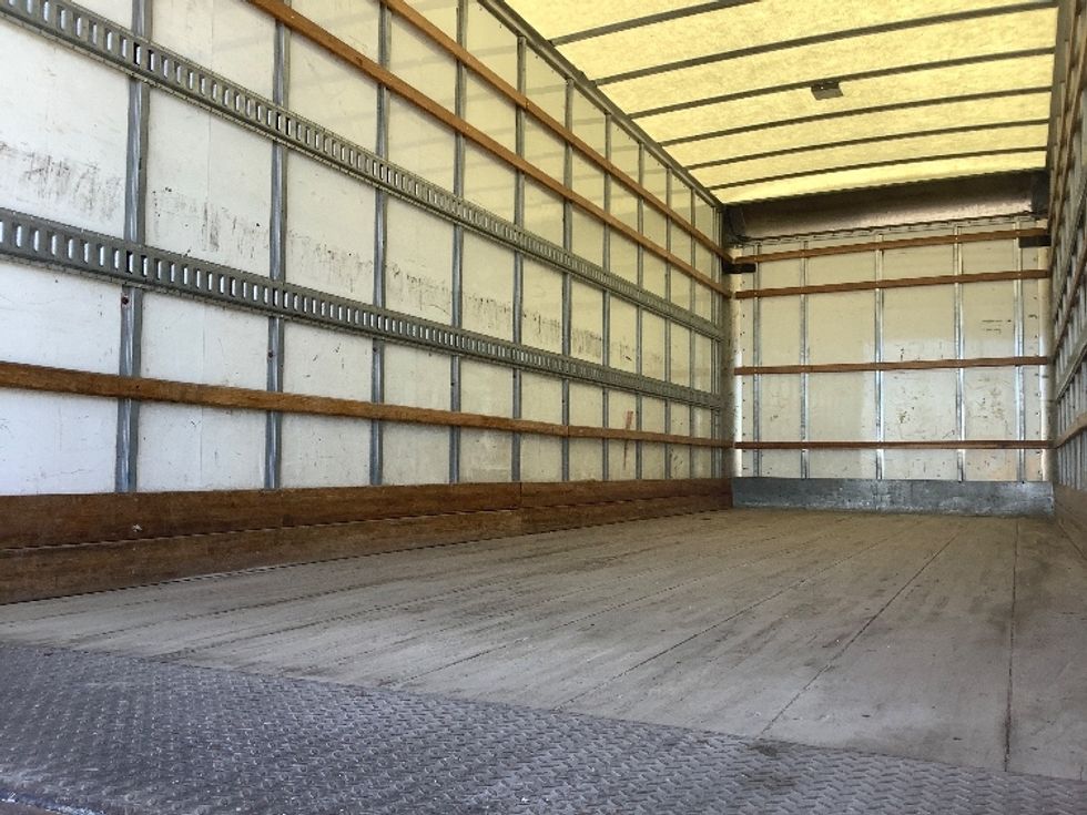 Medium Duty Box Truck-Light and Medium Duty Trucks-Hino-2020-338-Winnipeg-MB-156,786\n\t\tkm-$ 78,500 - Image 11