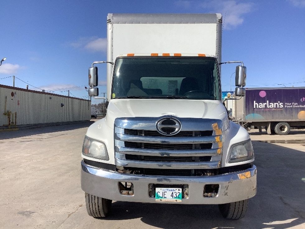 Medium Duty Box Truck-Light and Medium Duty Trucks-Hino-2020-338-Winnipeg-MB-156,786\n\t\tkm-$ 78,500 - Image 2