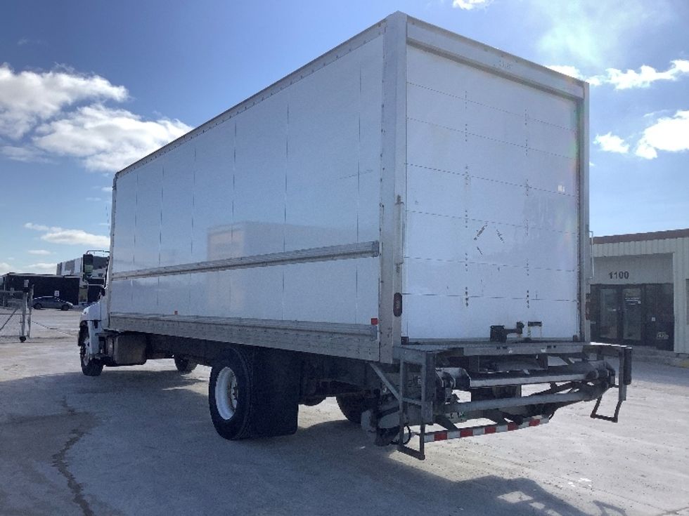 Medium Duty Box Truck-Light and Medium Duty Trucks-Hino-2020-338-Winnipeg-MB-156,786\n\t\tkm-$ 78,500 - Image 6