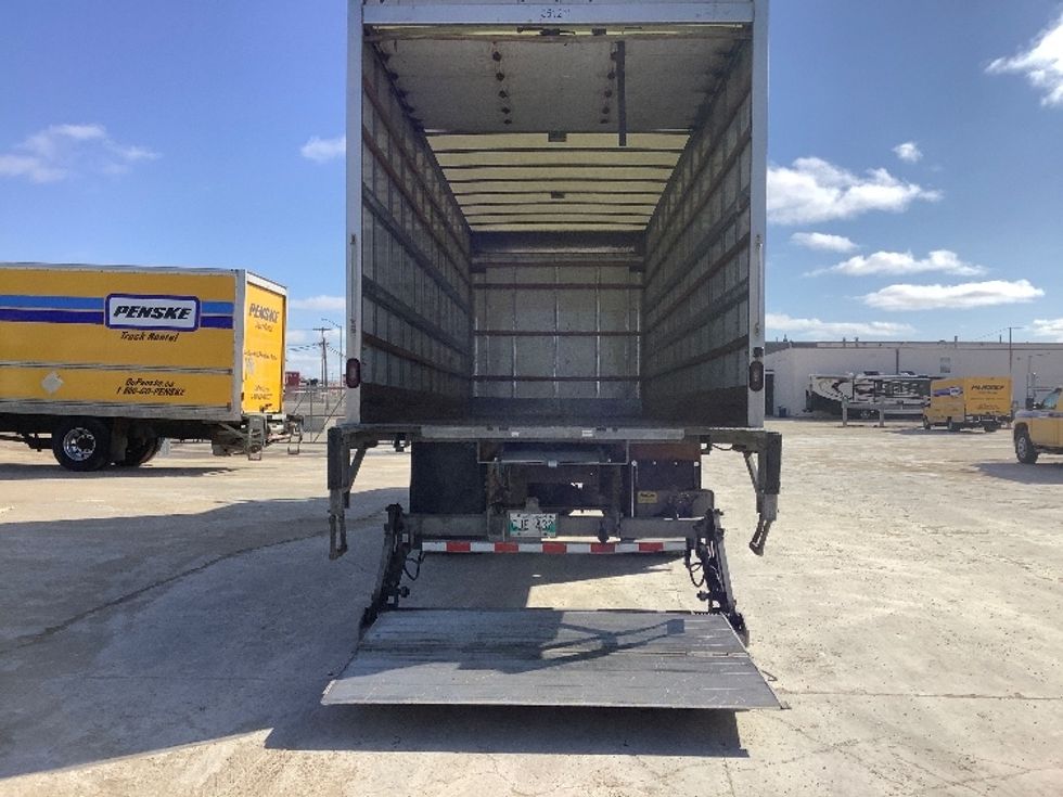 Medium Duty Box Truck-Light and Medium Duty Trucks-Hino-2020-338-Winnipeg-MB-156,786\n\t\tkm-$ 78,500 - Image 9